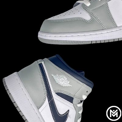 Nike Air Jordan 1 Mid GS 'Light Smoke Grey'