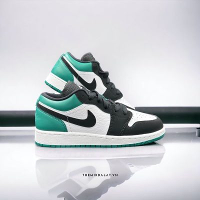 Giày Nike Air Jordan 1 Low GS 'Mystic Green' Giày Nike Air Jordan 1 Low GS 'Mystic Green'