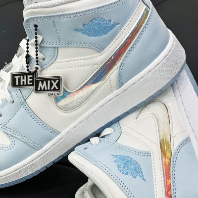 Giày Nike Air Jordan 1 Mid GS 'Glitter Swoosh' Giày Nike Air Jordan 1 Mid GS 'Glitter Swoosh'