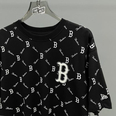 Áo Thun New Era Boston Monogram Đen 405381042 391581926530662 4210699662668447903 n