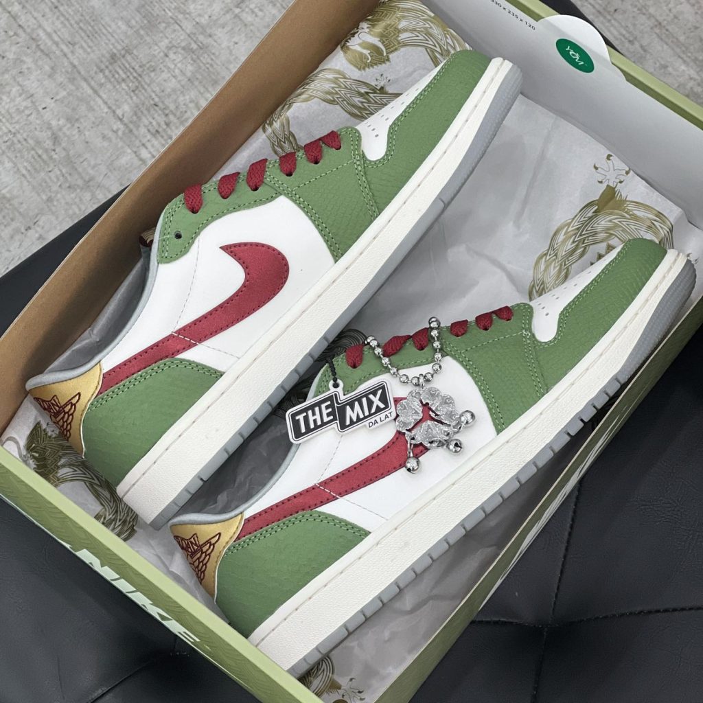 Giày Air Jordan 1 Retro Low OG ‘Year of the Dragon’ Giày Air Jordan 1 Retro Low OG ‘Year of the Dragon’