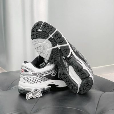 Giày New Balance 860v2 White Silver Giày New Balance 860v2 White Silver