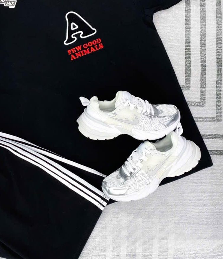 Nike V2K Run Metallic Silver (Wmns) Nike V2K Run Metallic Silver (Wmns)