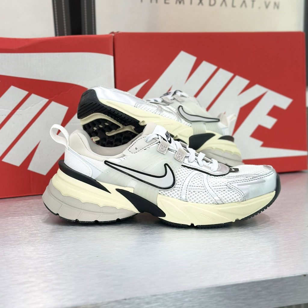 Giày Nike V2K Run Summit White Metallic Silver