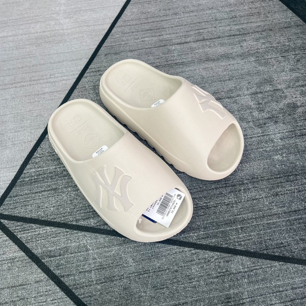 Dép MLB Skipper Slide New York Yankees Cream Dép MLB Skipper Slide New York Yankees Cream