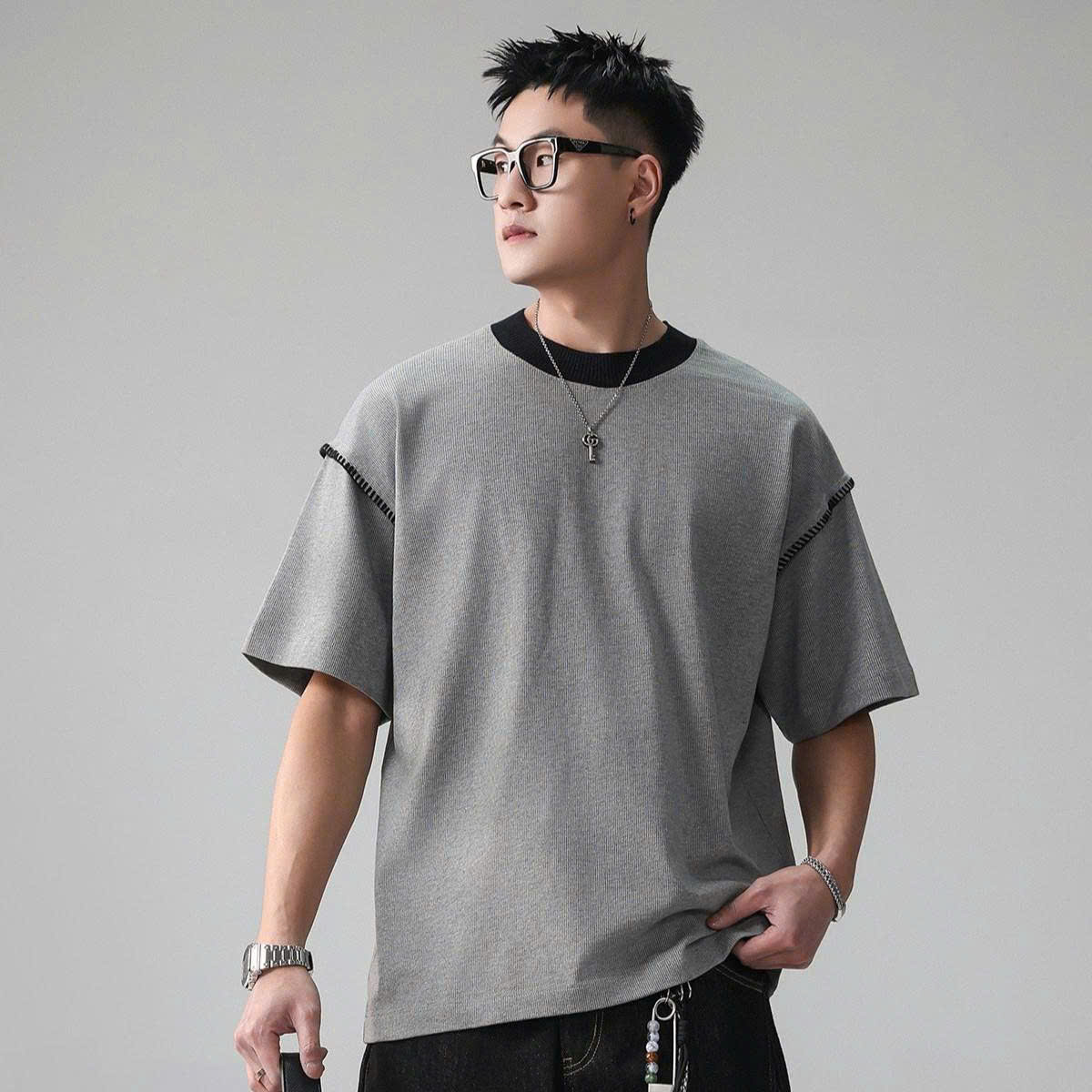 Áo Tee Youshu Xám Cổ Đen