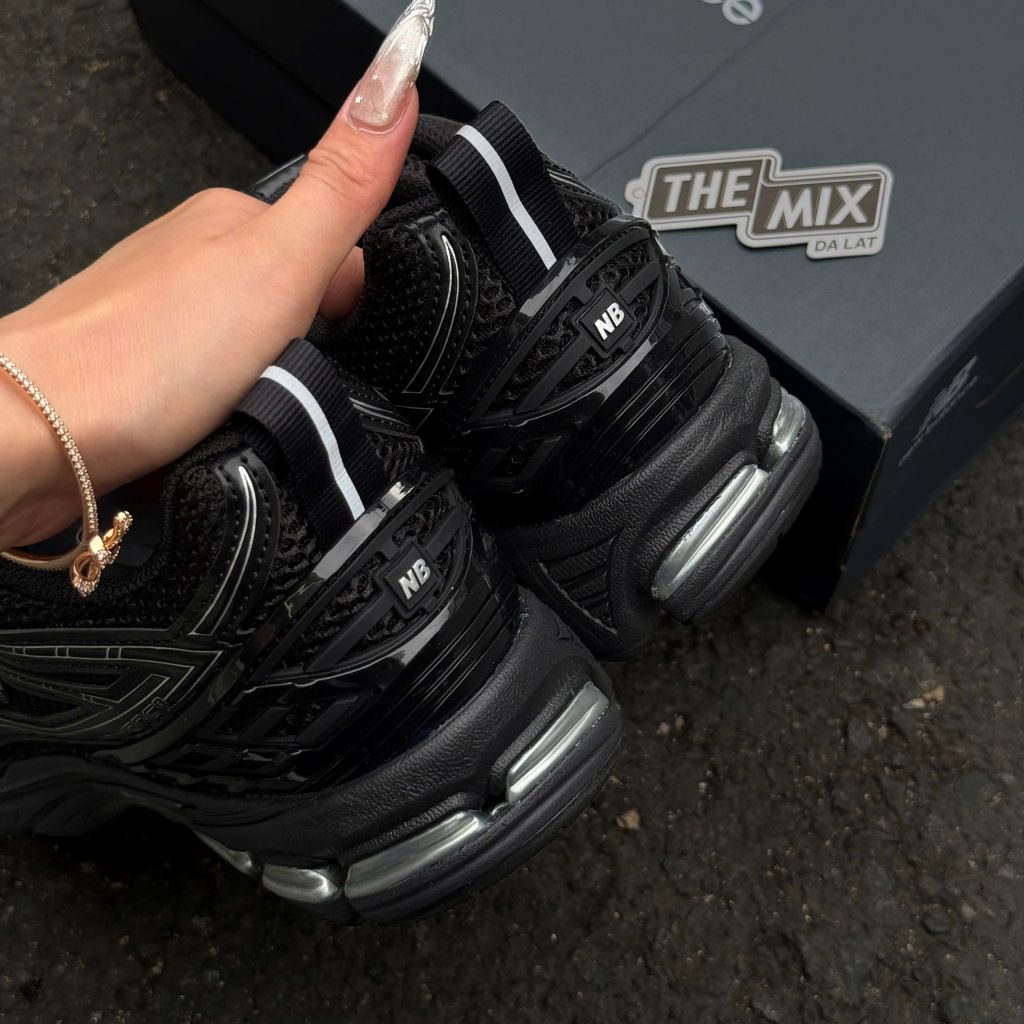 Giày New Balance 1906r All Black