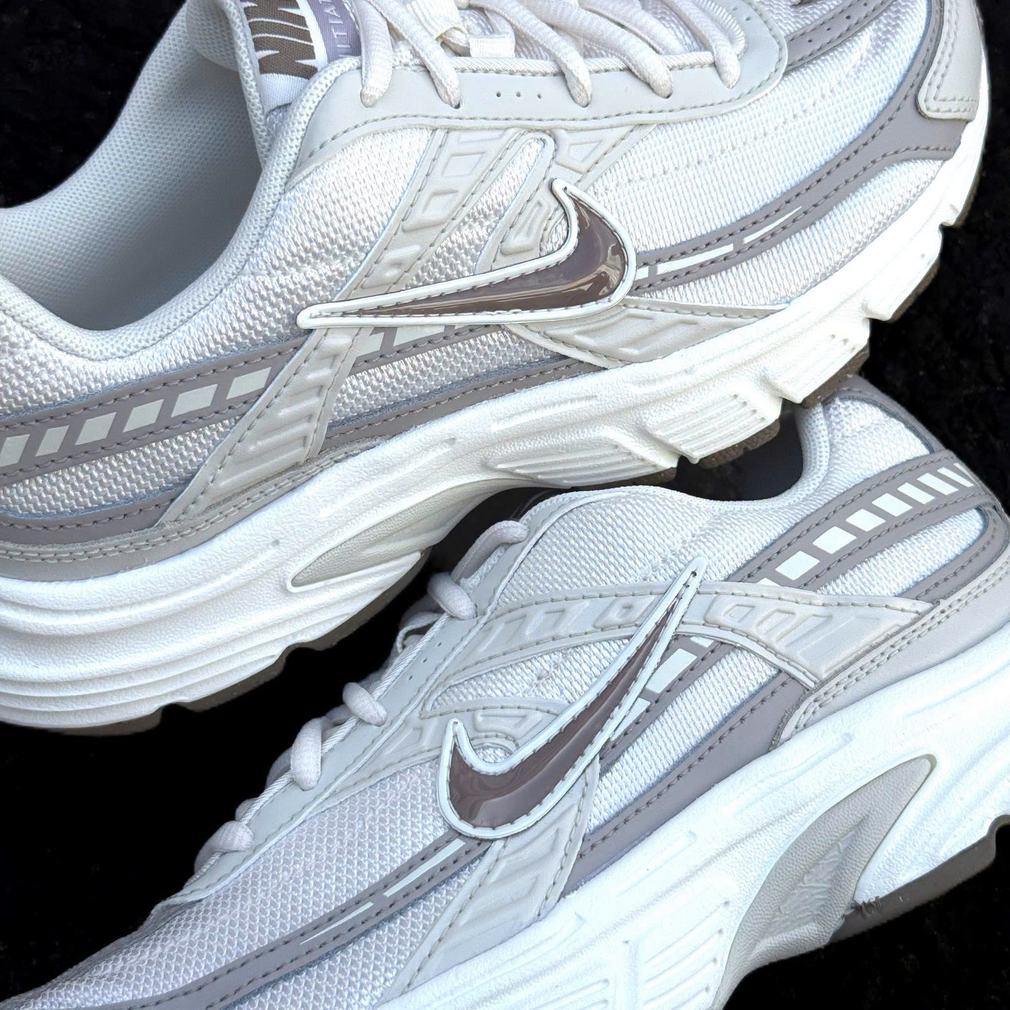 Giày Nike Initiator Phantom Light Bone Sail Mink Brown 26 Giày Nike Initiator Phantom Light Bone Sail Mink Brown 26