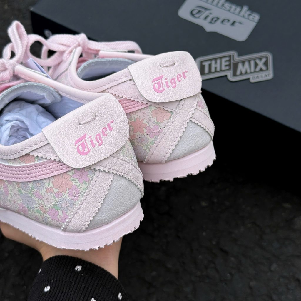 Giày Onitsuka Tiger Mexico 66 Floral Print Crystal Pink Giày Onitsuka Tiger Mexico 66 Floral Print Crystal Pink