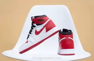 Giày Nike Jordan 1 Retro High OG Heritage