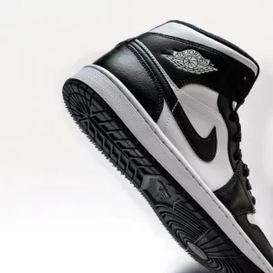 Giày Nike Air Jordan 1 Mid Panda