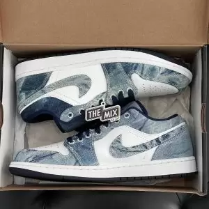 Giày Nike Air Jordan 1 Low Washed Denim